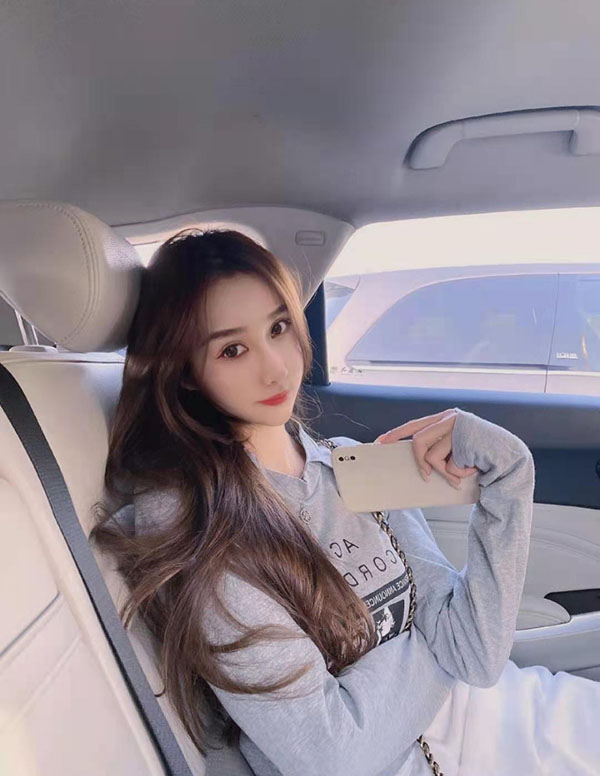 温哥华伴游模特